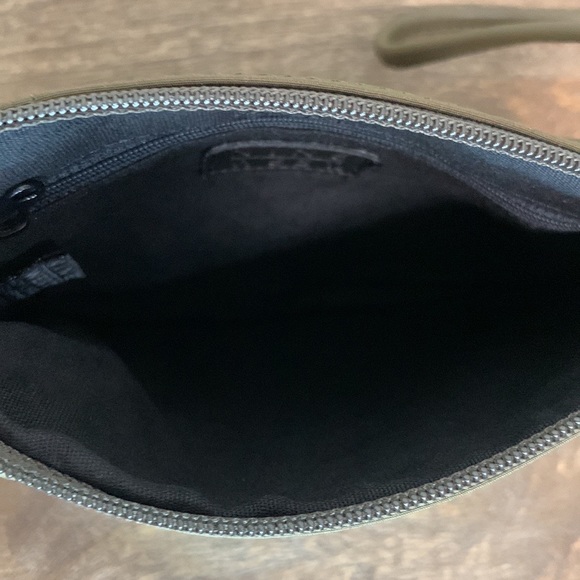 Vintage Nine West Super Lites Olive Green Small Crossbody Bag Purse - Picture 3 of 6